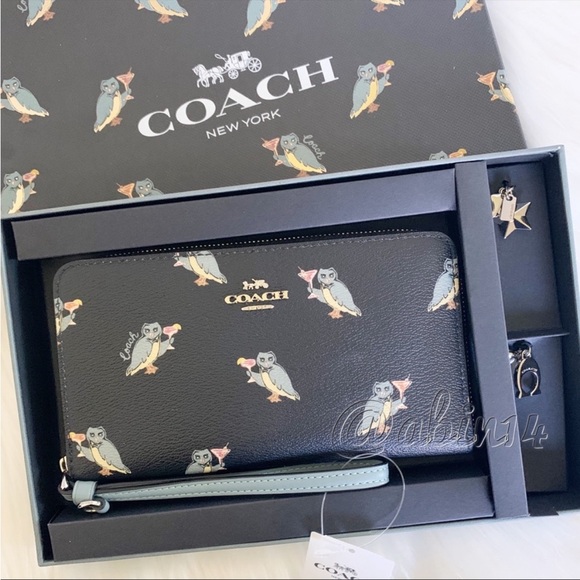NWT Coach Boxed Zip Around Phone Wallet Wristlet with Charms in Party Owl Print - Picture 3 of 9